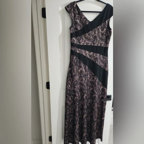 Melrose Elegant Black and Pink/nude Lace Dress - Picture 3 of 3